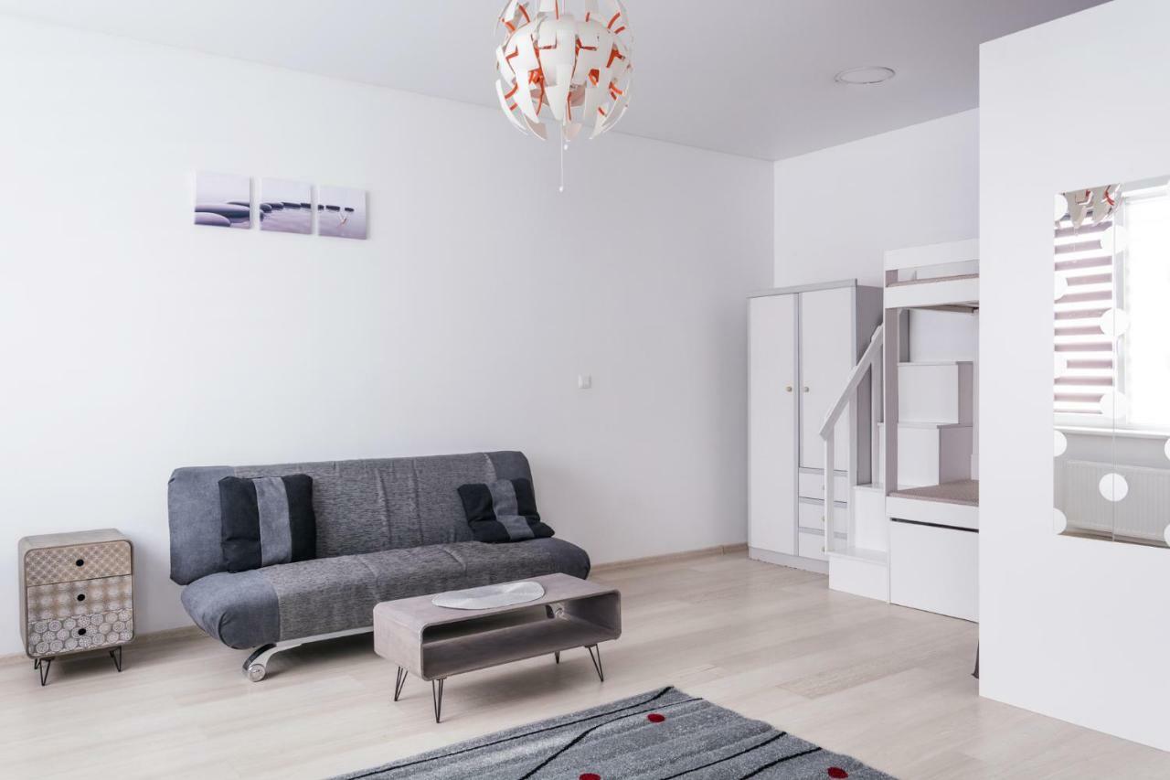 Sandra Apartamentai Kaunas Exteriör bild
